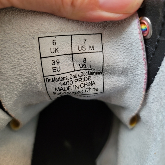 Dr Martens Pride Rainbow boots. Gorgeous 🏳️‍🌈 amazing shape leather size 7 - Picture 4 of 14